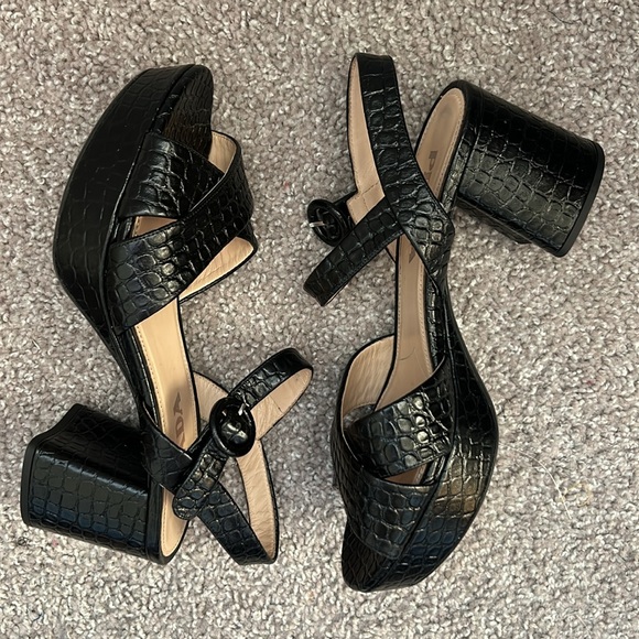 AUTHENTIC PRADA SANDALS SHOES SIZE 37 EUC - Picture 4 of 8